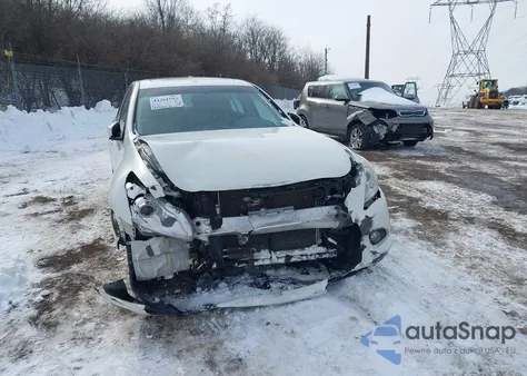2013 Infiniti G37X z USA, uszkodzony, nr VIN JN1CV6AR2DM756462
